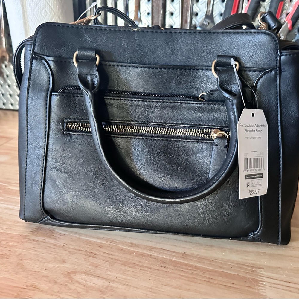 Brand NEW with Tags Purse!